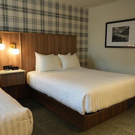 Travelodge By Wyndham Niagara Falls At The Falls Exterior photo