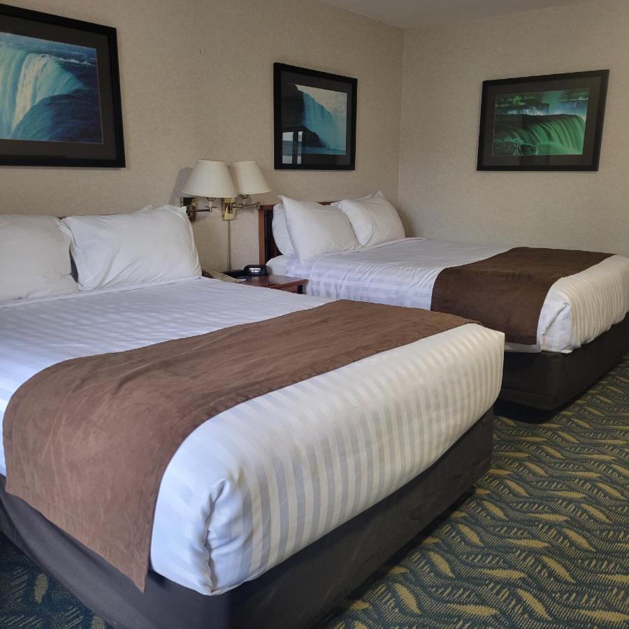 Travelodge By Wyndham Niagara Falls At The Falls Exterior photo