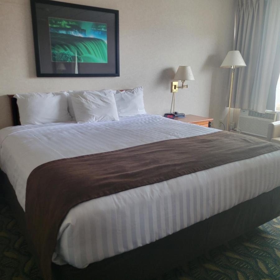 Travelodge By Wyndham Niagara Falls At The Falls Exterior photo