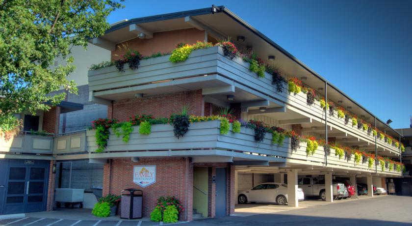 Travelodge By Wyndham Niagara Falls At The Falls Exterior photo
